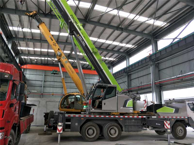 君山区高空车出租需要注意哪些安全事项？