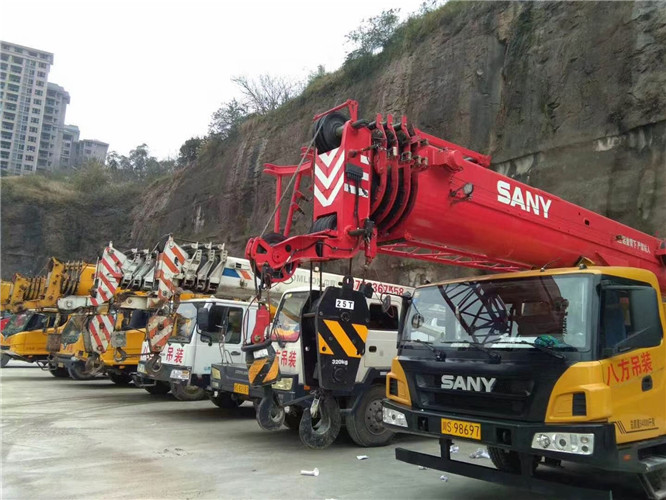 君山区吊车出租按什么计费？台班费、单次费、里程费怎么算？