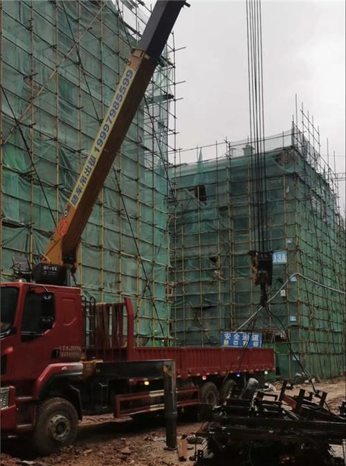 君山区“慢工细活”—— 吊车的 “微动控制” 技术