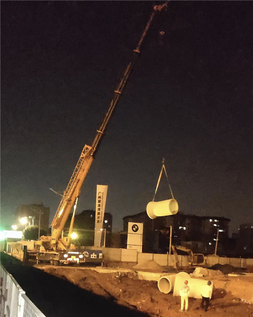 君山区“弯臂矫正”—— 吊车的 “形变补偿” 技术