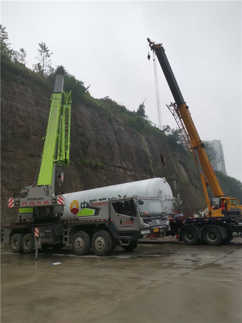君山区“不怕风雨冻”—— 吊车的 “恶劣环境适应” 技术